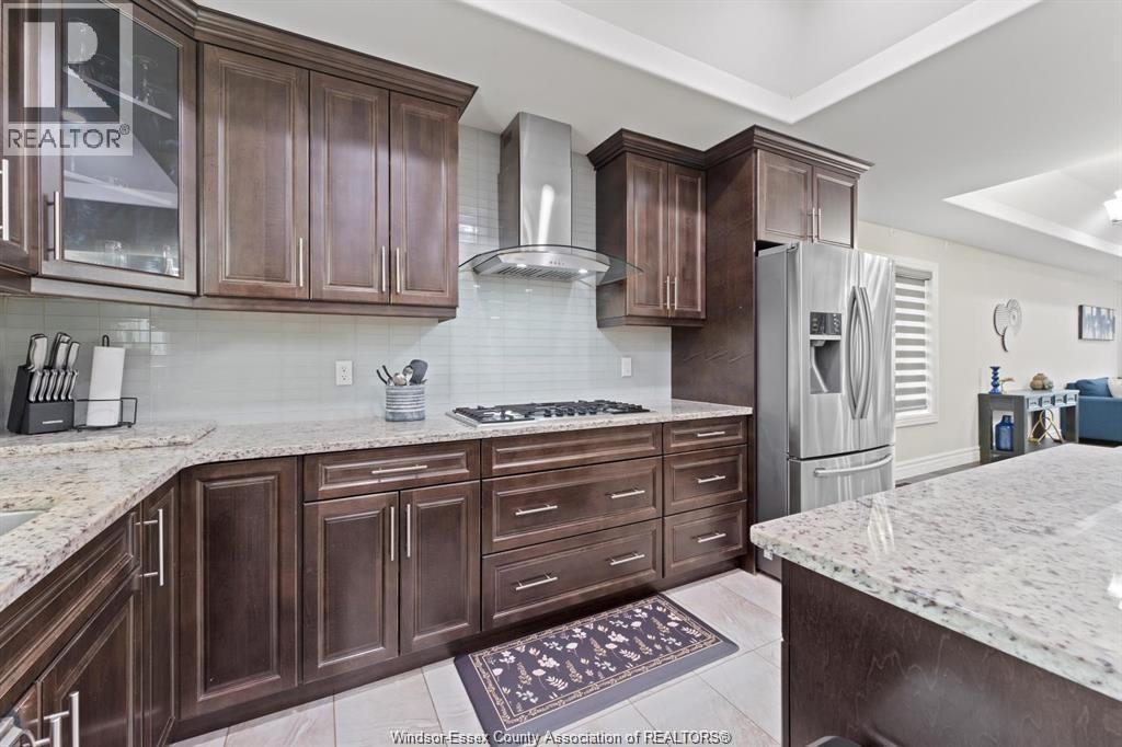 1249 Cancun, Windsor, ON - Indoor Photo Showing Kitchen With Upgraded Kitchen