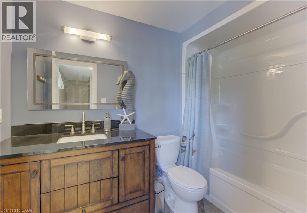83 Manor Drive, Kitchener, ON - Indoor Photo Showing Bathroom