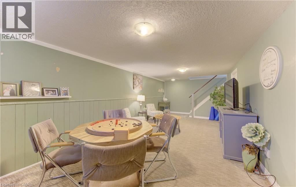 83 Manor Drive, Kitchener, ON - Indoor Photo Showing Dining Room