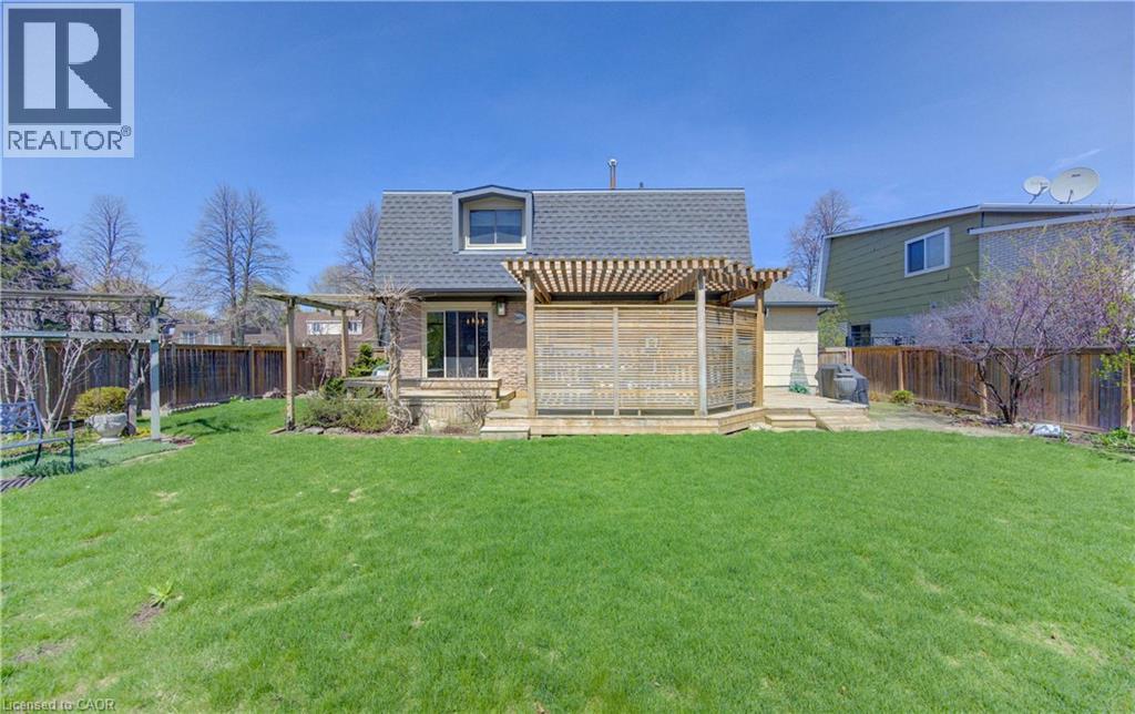 83 Manor Drive, Kitchener, ON - Outdoor