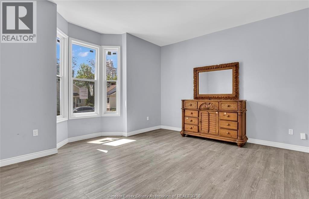 294 Louis Avenue, Windsor, ON - Indoor