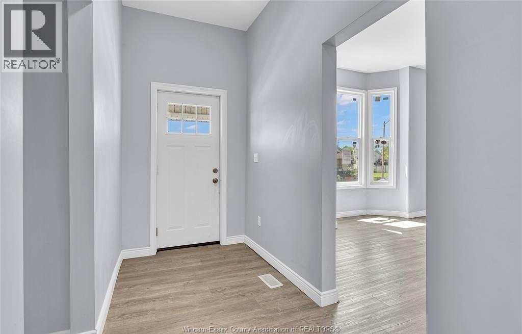 294 Louis Avenue, Windsor, ON - Indoor Photo Showing Other Room