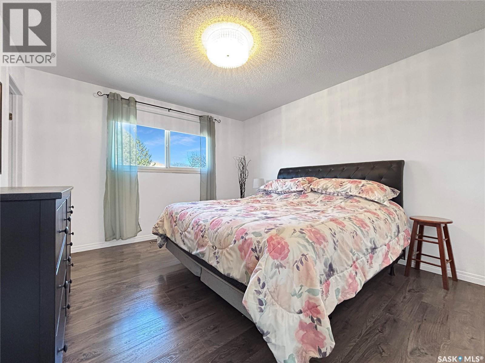755 Tobin Terrace, Saskatoon, SK - Indoor Photo Showing Bedroom