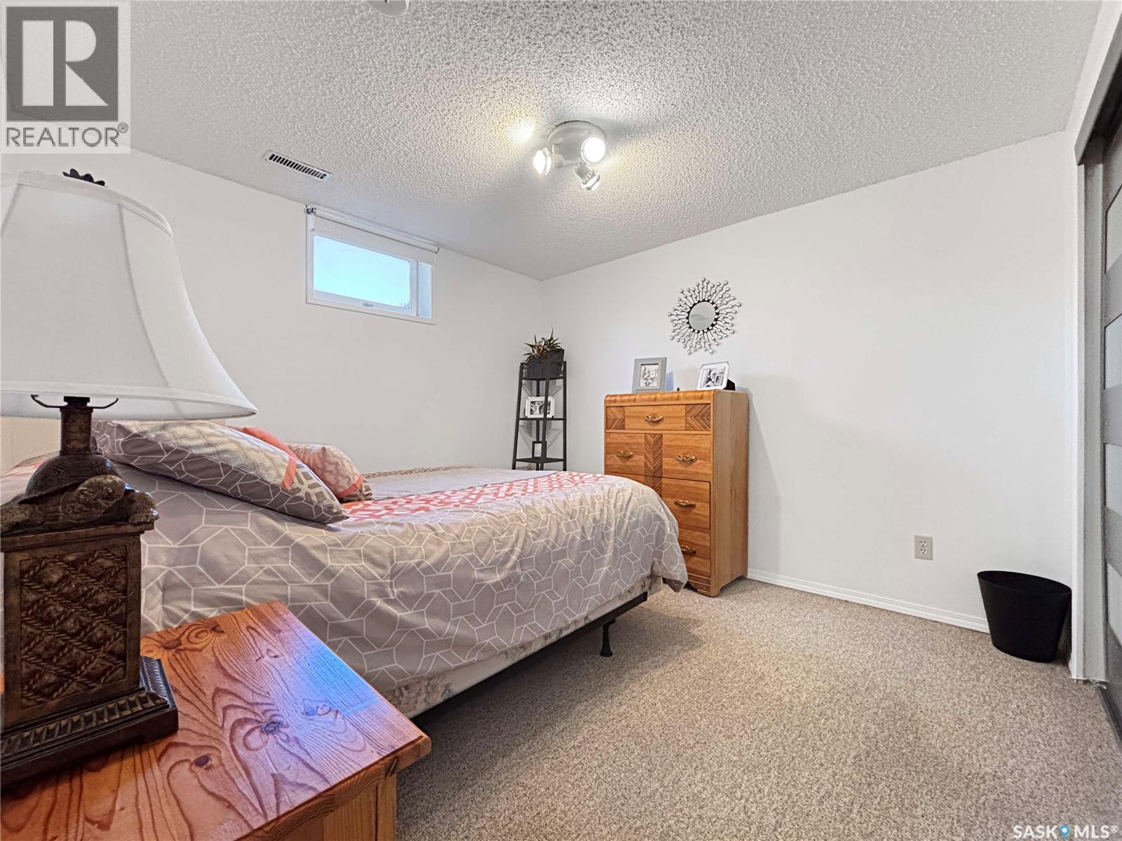 755 Tobin Terrace, Saskatoon, SK - Indoor Photo Showing Bedroom