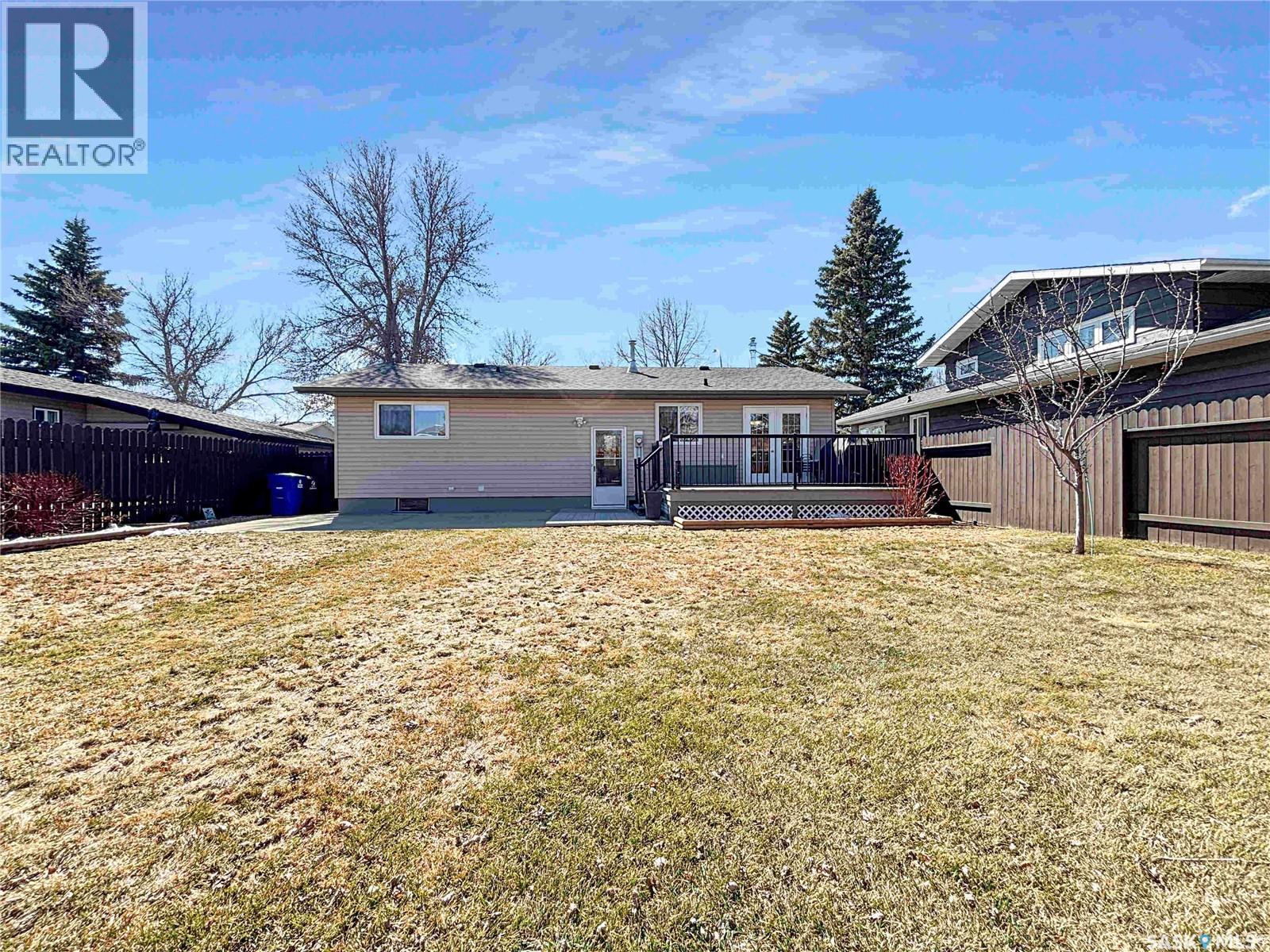 755 Tobin Terrace, Saskatoon, SK - Outdoor With Deck Patio Veranda