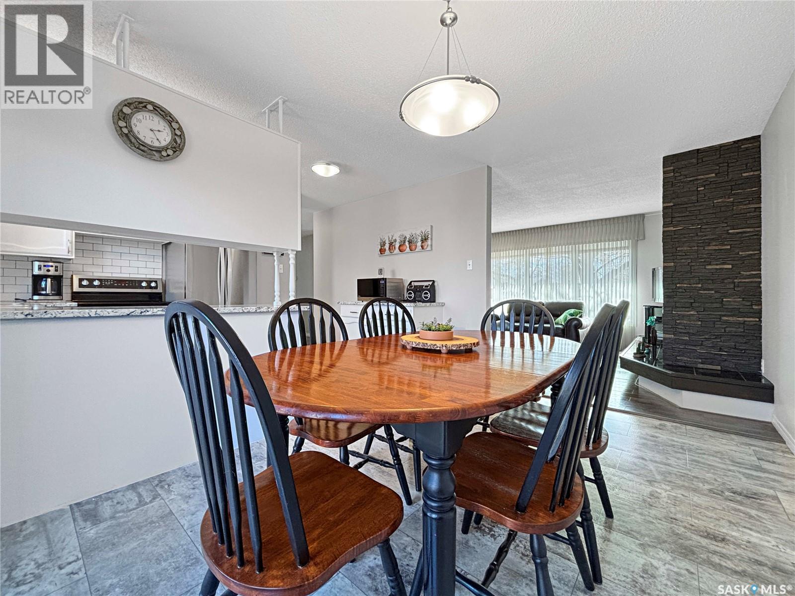 755 Tobin Terrace, Saskatoon, SK - Indoor Photo Showing Dining Room