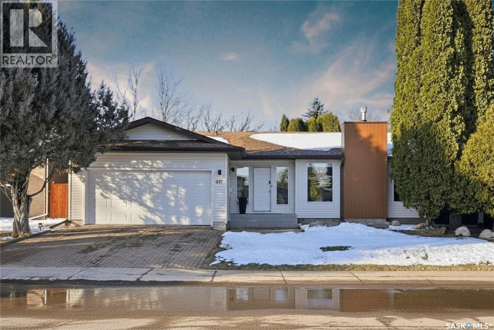 627 Delaronde Crescent, Saskatoon, SK - Outdoor