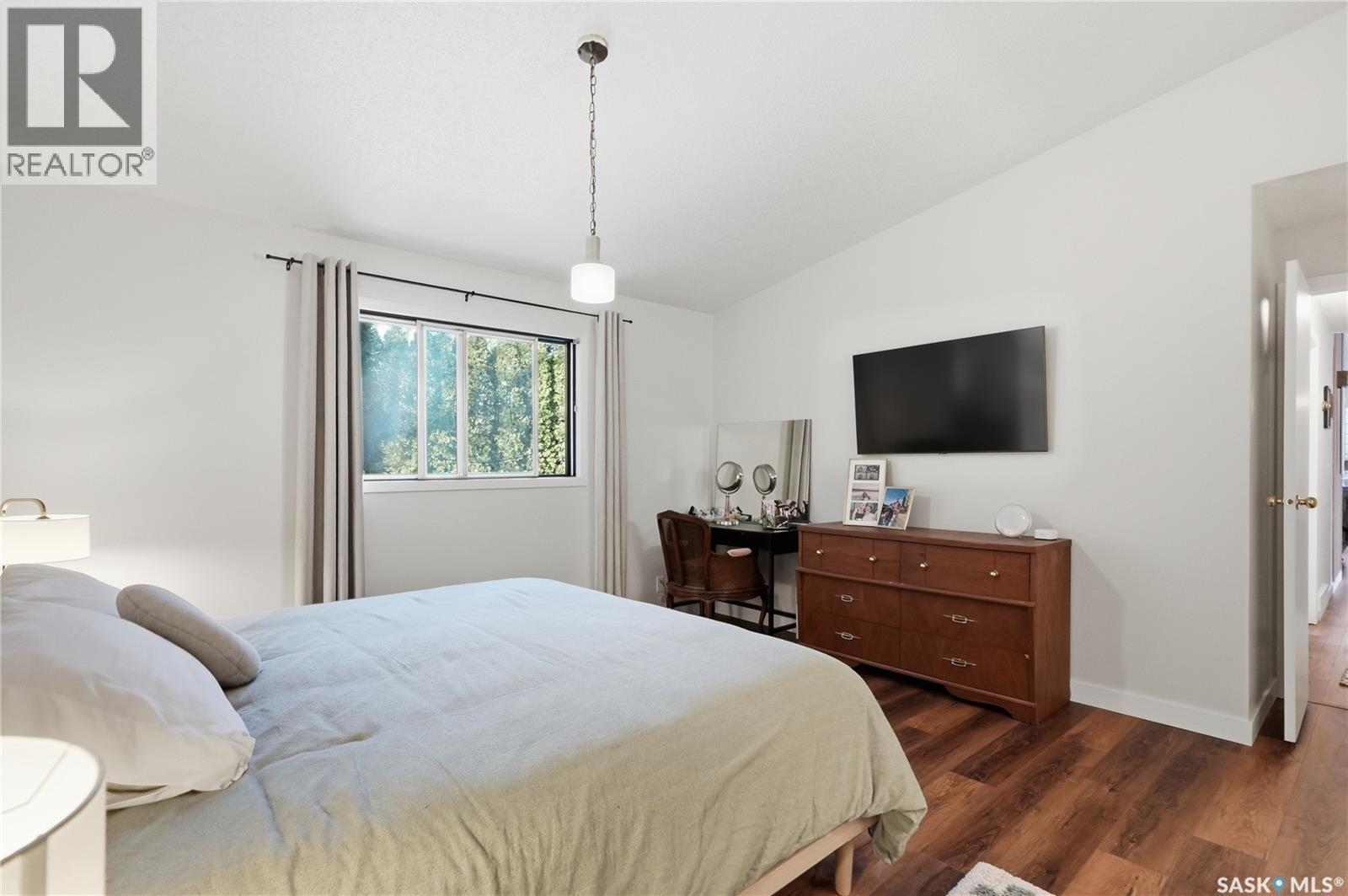 627 Delaronde Crescent, Saskatoon, SK - Indoor Photo Showing Bedroom