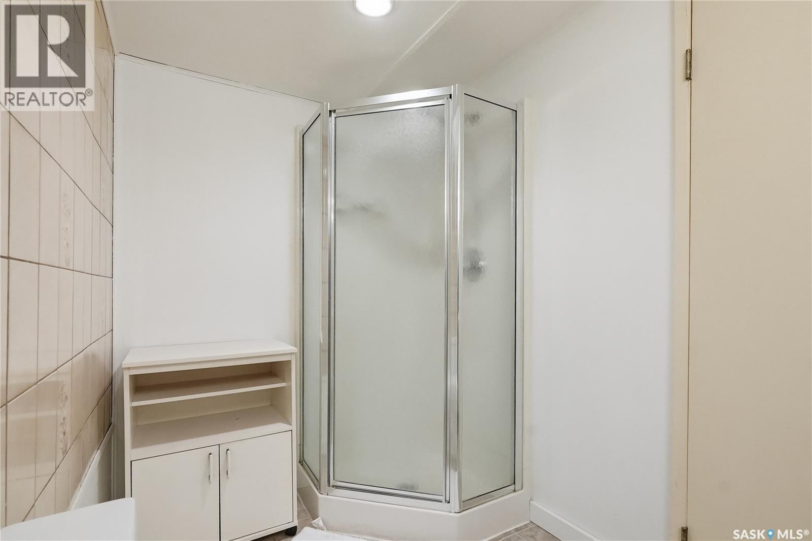 627 Delaronde Crescent, Saskatoon, SK - Indoor Photo Showing Bathroom