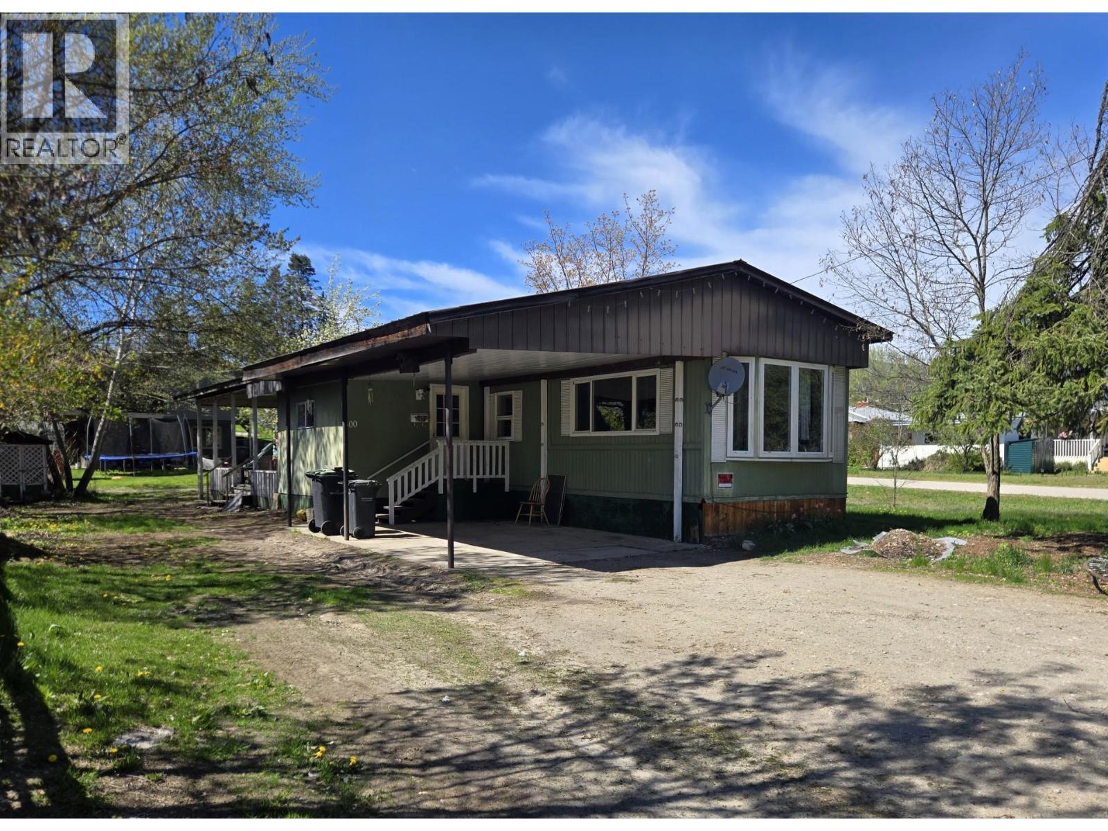 300 3Rd Avenue, Castlegar, BC