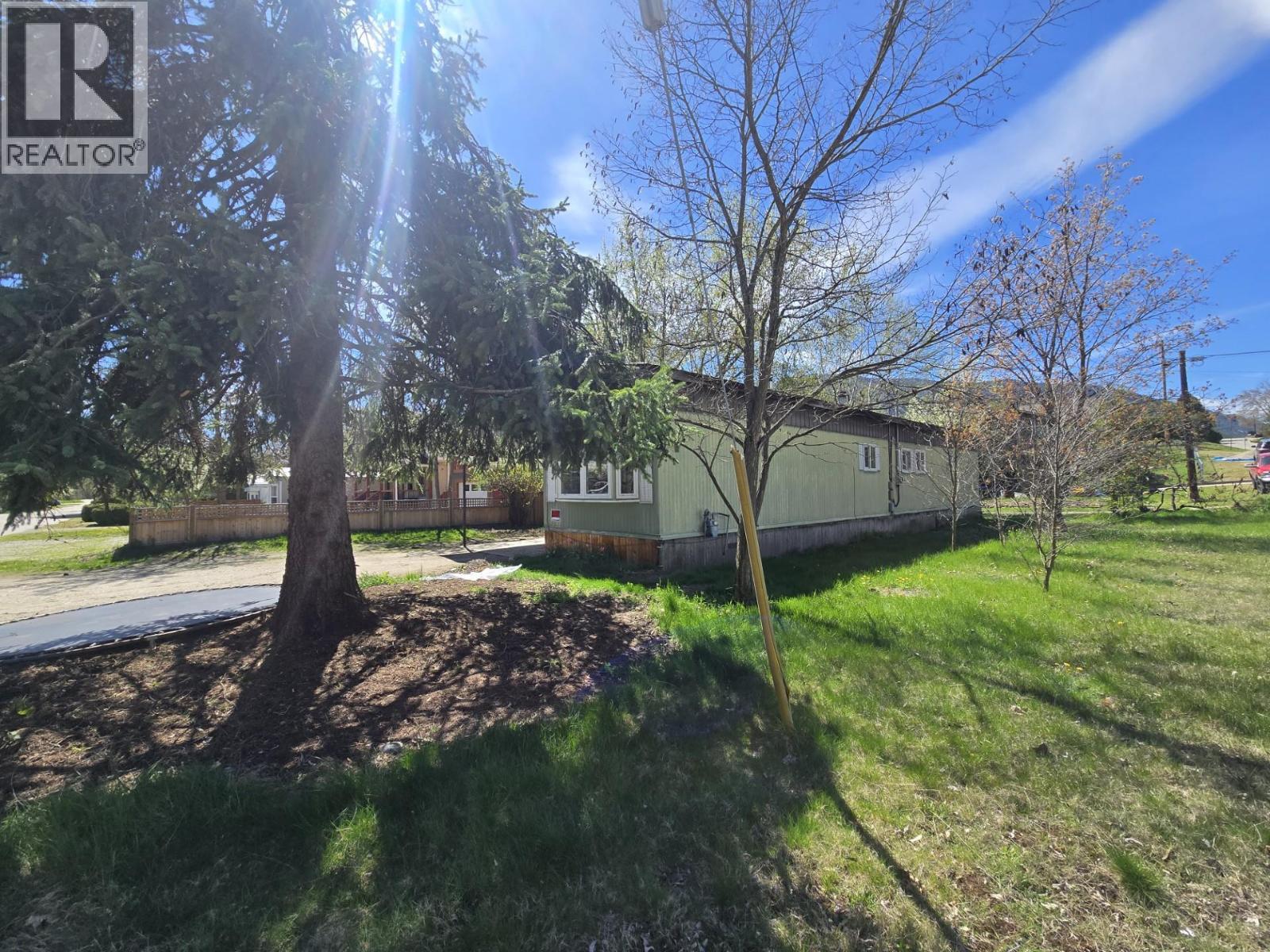 300 3Rd Avenue, Castlegar, BC