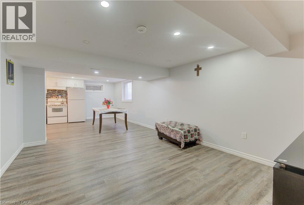 110 Hazelglen Drive, Kitchener, ON - Indoor