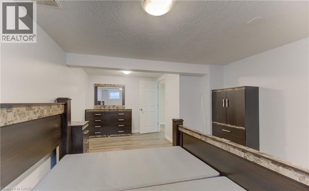 110 Hazelglen Drive, Kitchener, ON - Indoor
