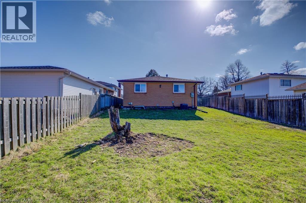 110 Hazelglen Drive, Kitchener, ON - Outdoor