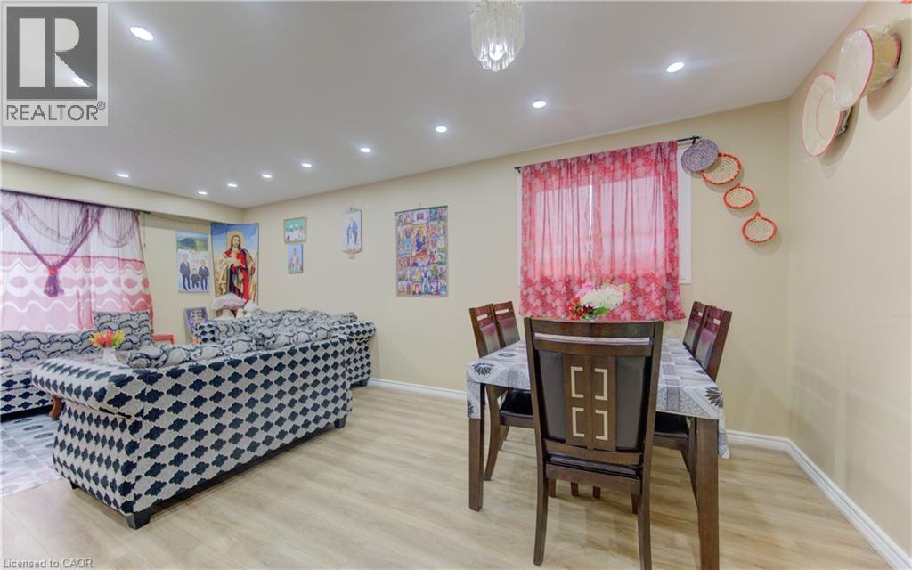 110 Hazelglen Drive, Kitchener, ON - Indoor