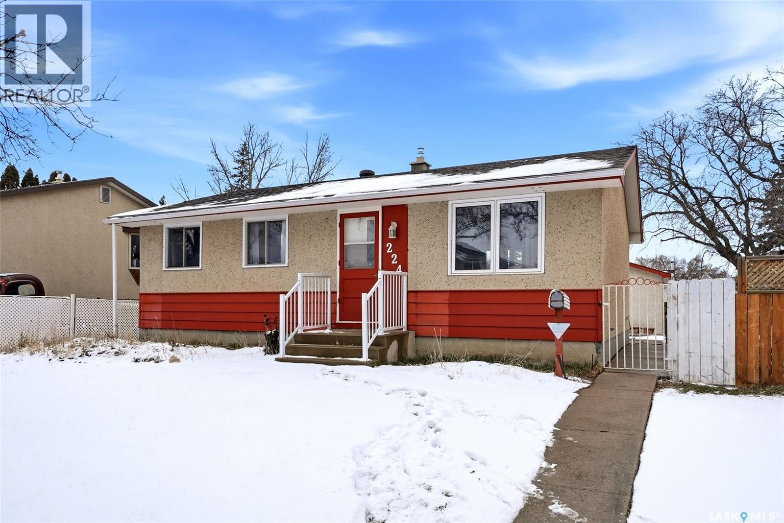 224 Mikkelson Drive, Regina, SK - Outdoor