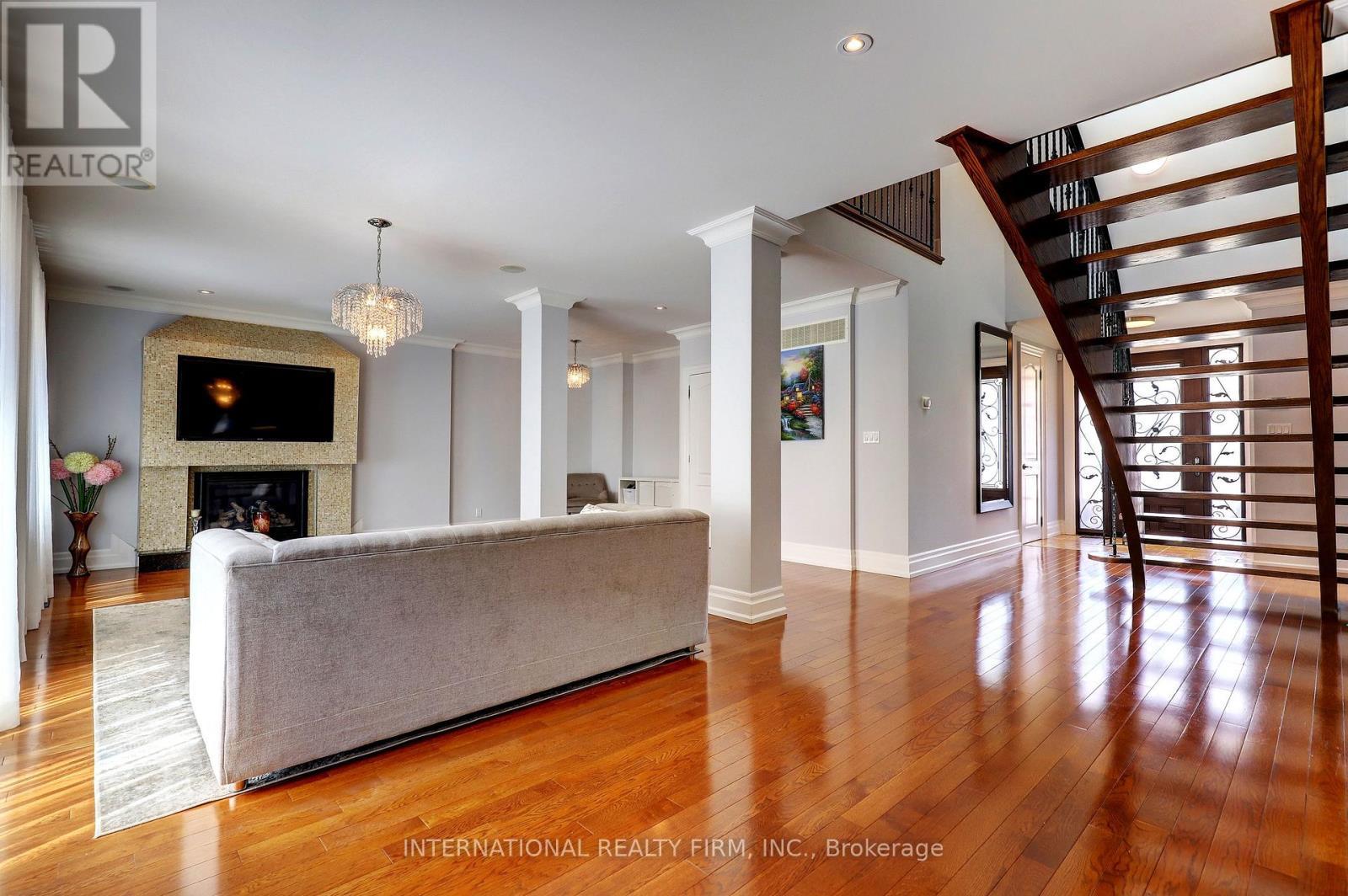 3496 Burningoak Crescent, Mississauga, ON - Indoor With Fireplace