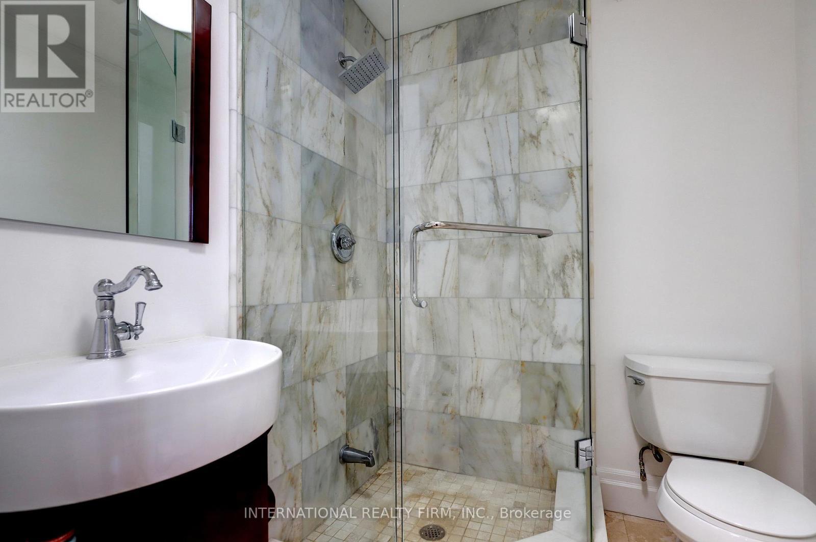 3496 Burningoak Crescent, Mississauga, ON - Indoor Photo Showing Bathroom