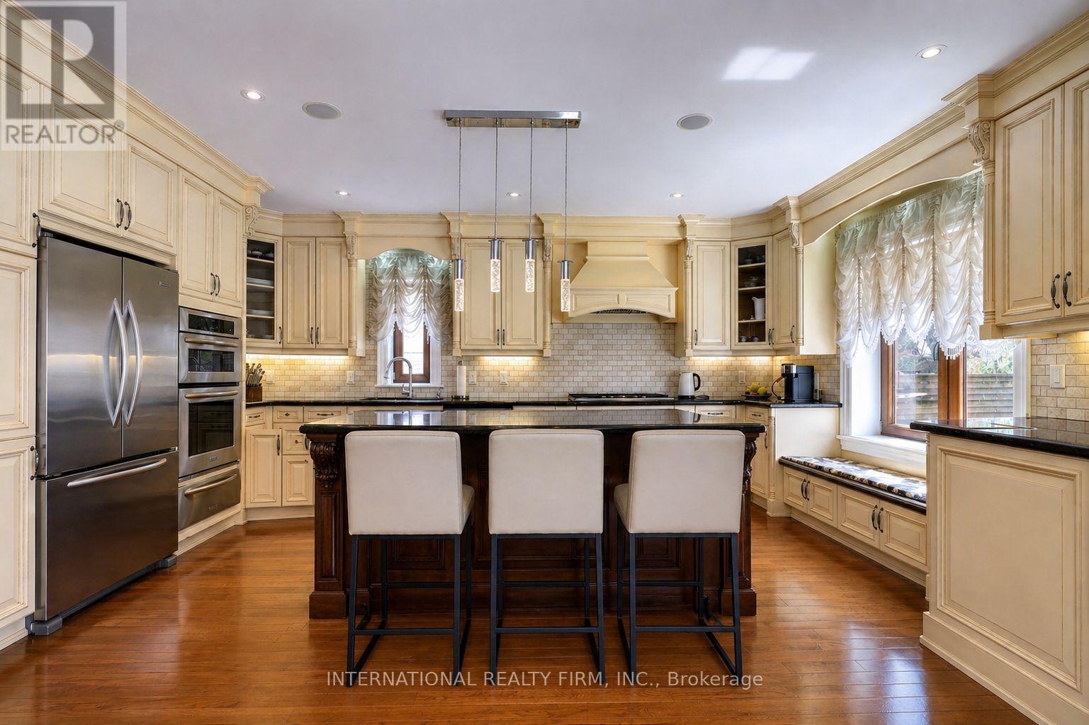 3496 Burningoak Crescent, Mississauga, ON - Indoor Photo Showing Kitchen With Stainless Steel Kitchen With Upgraded Kitchen