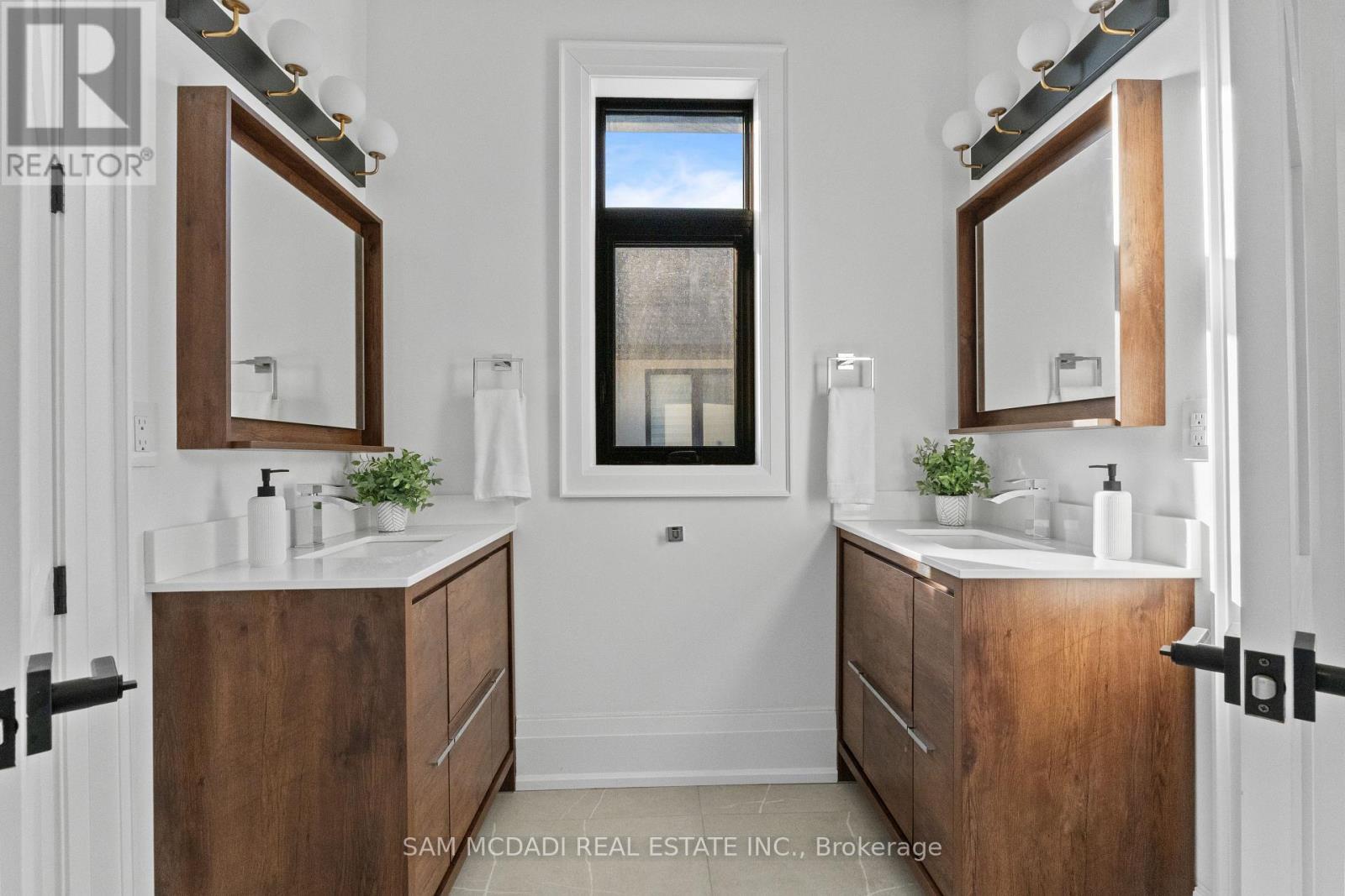 1610 Kenmuir Avenue, Mississauga, ON - Indoor Photo Showing Bathroom