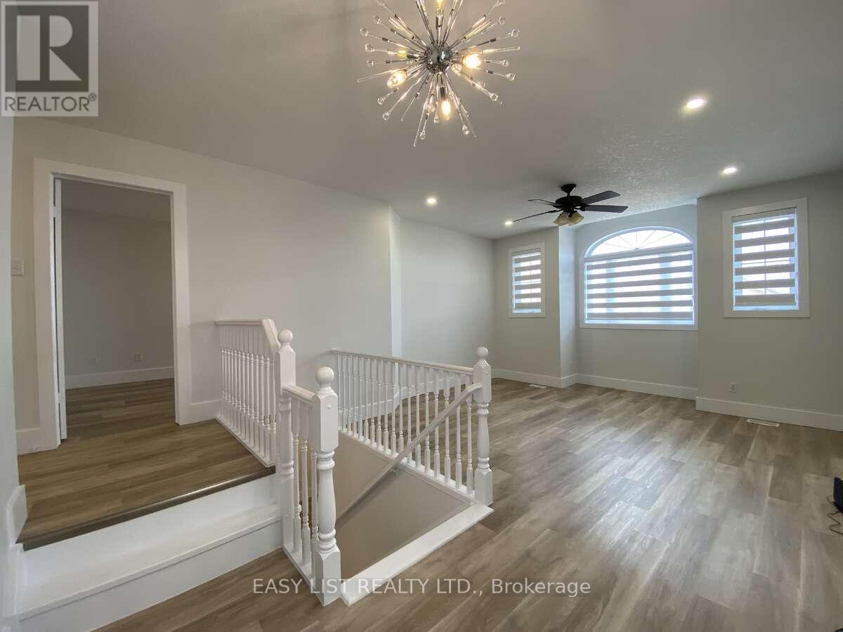 125 Steepleridge Street, Kitchener, ON - Indoor Photo Showing Other Room