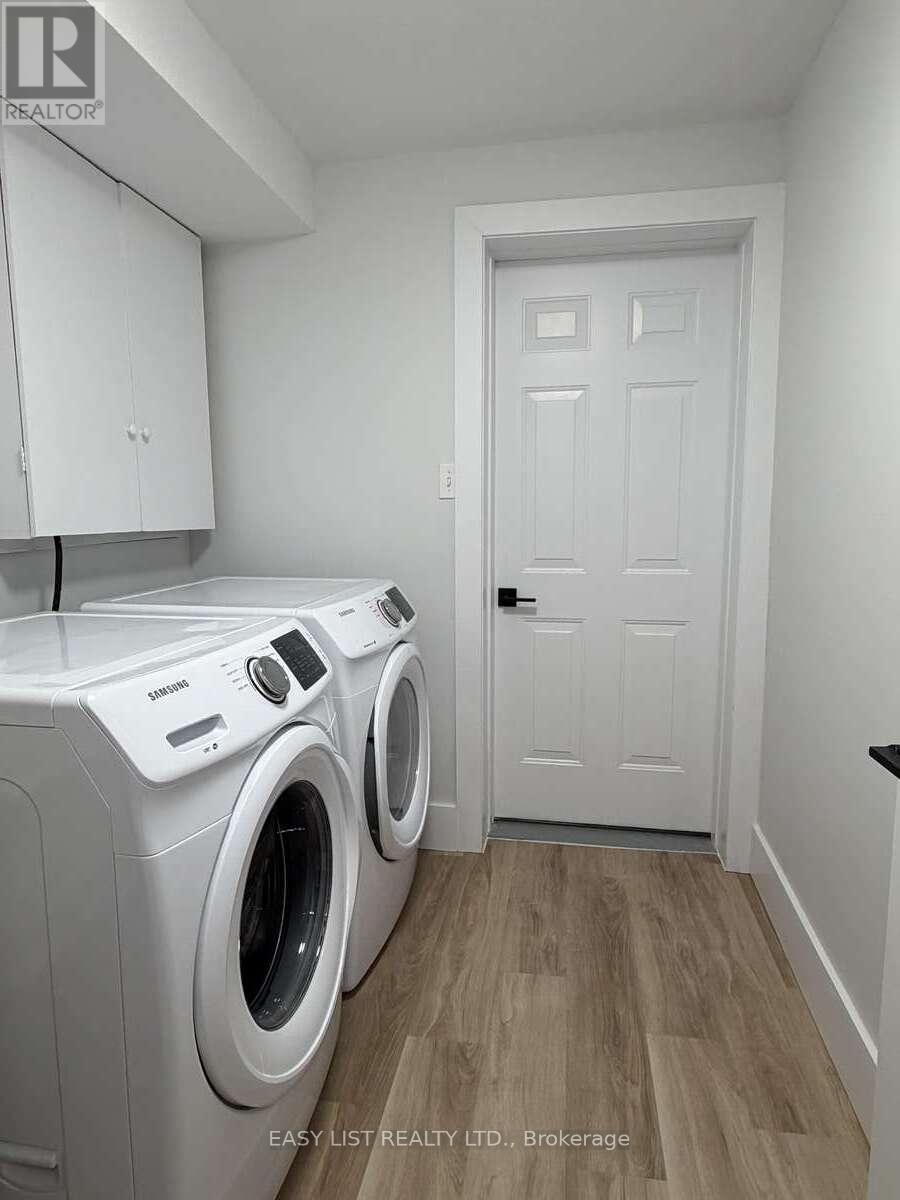 125 Steepleridge Street, Kitchener, ON - Indoor Photo Showing Laundry Room