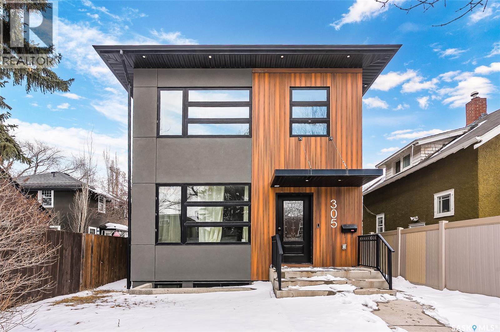 305 Clarence Avenue S, Saskatoon, SK - Outdoor