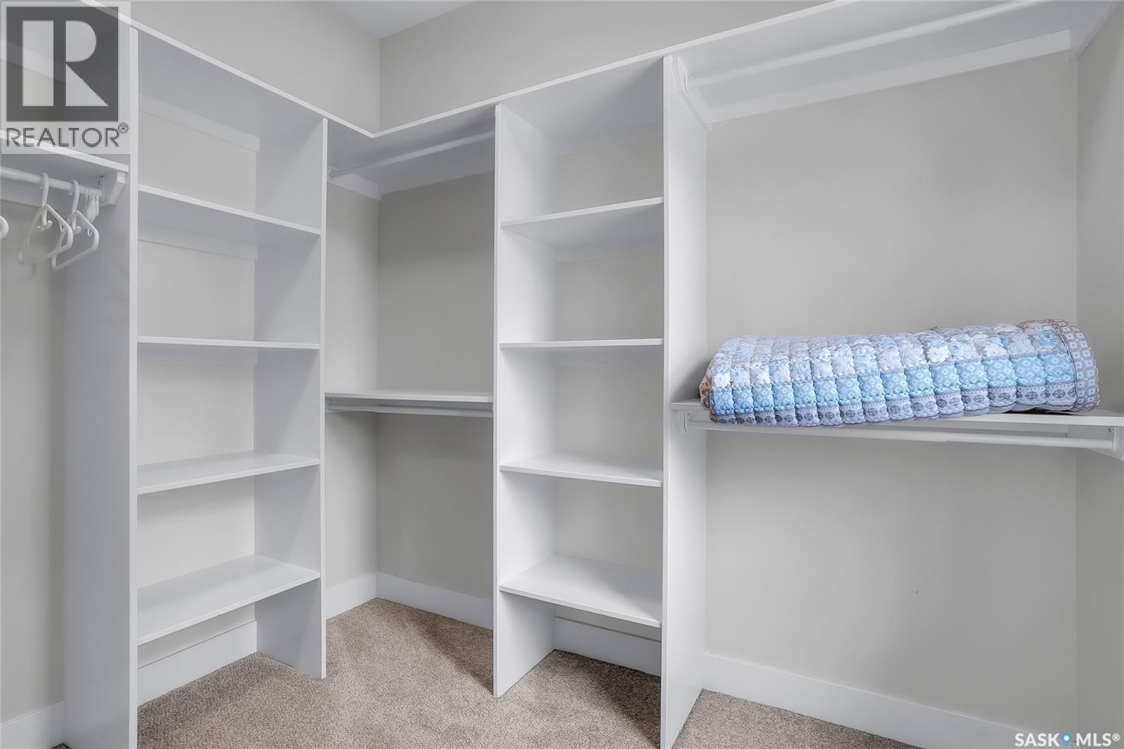 305 Clarence Avenue S, Saskatoon, SK - Indoor With Storage