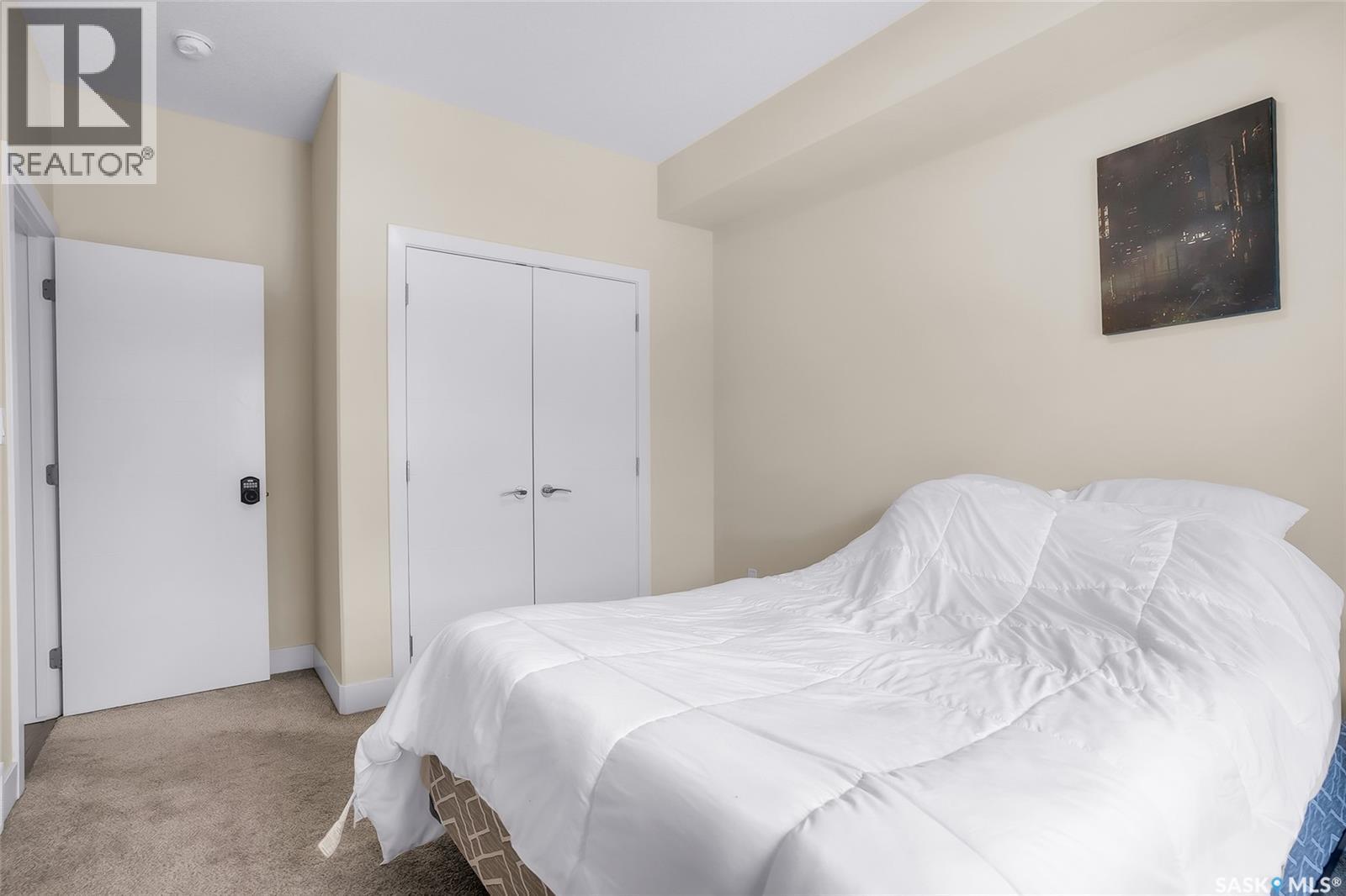 305 Clarence Avenue S, Saskatoon, SK - Indoor Photo Showing Bedroom