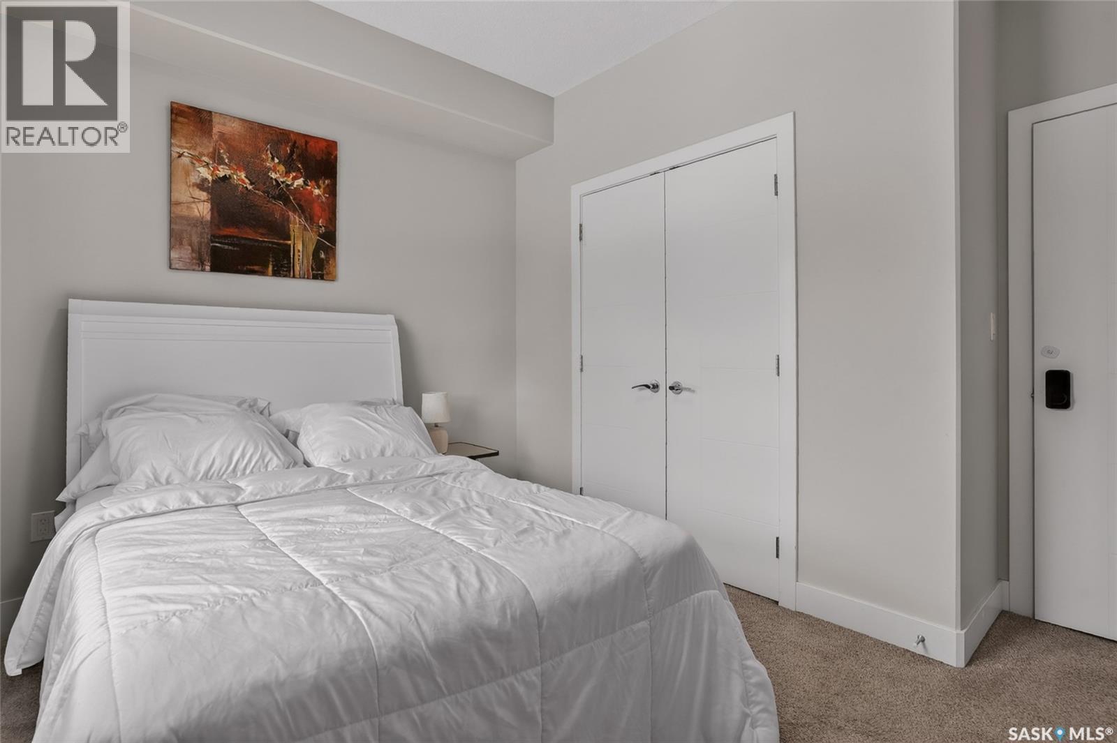 305 Clarence Avenue S, Saskatoon, SK - Indoor Photo Showing Bedroom