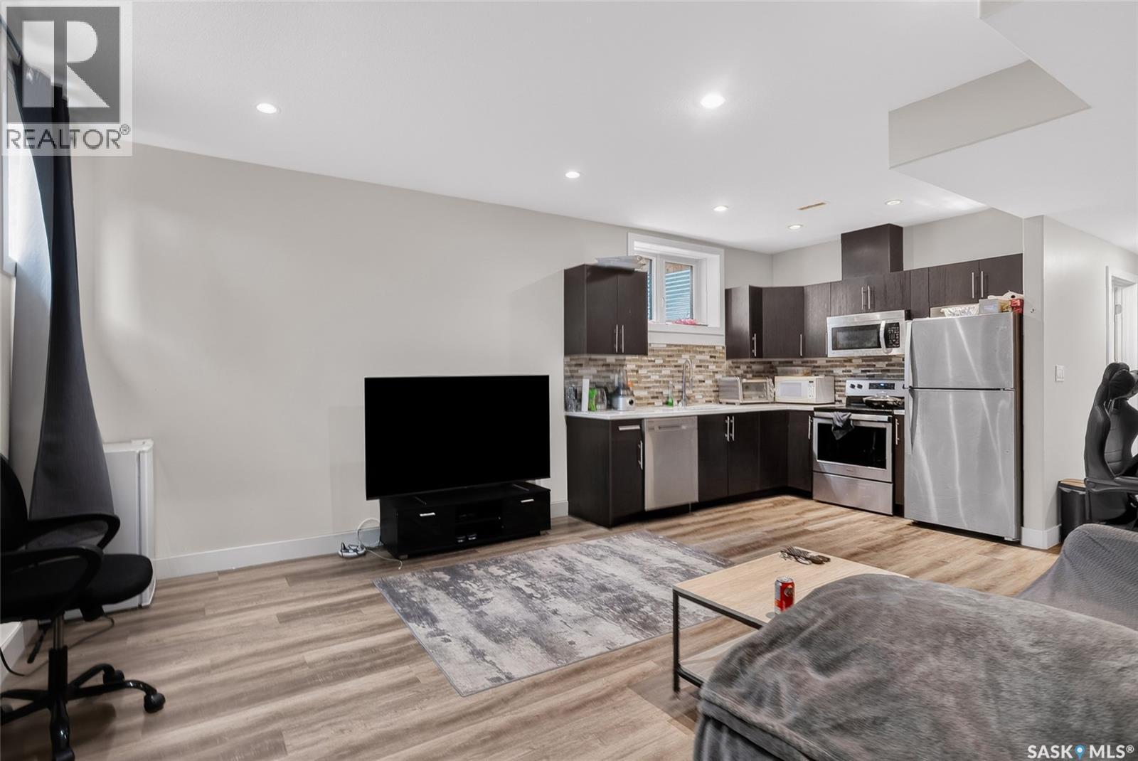 305 Clarence Avenue S, Saskatoon, SK - Indoor Photo Showing Other Room