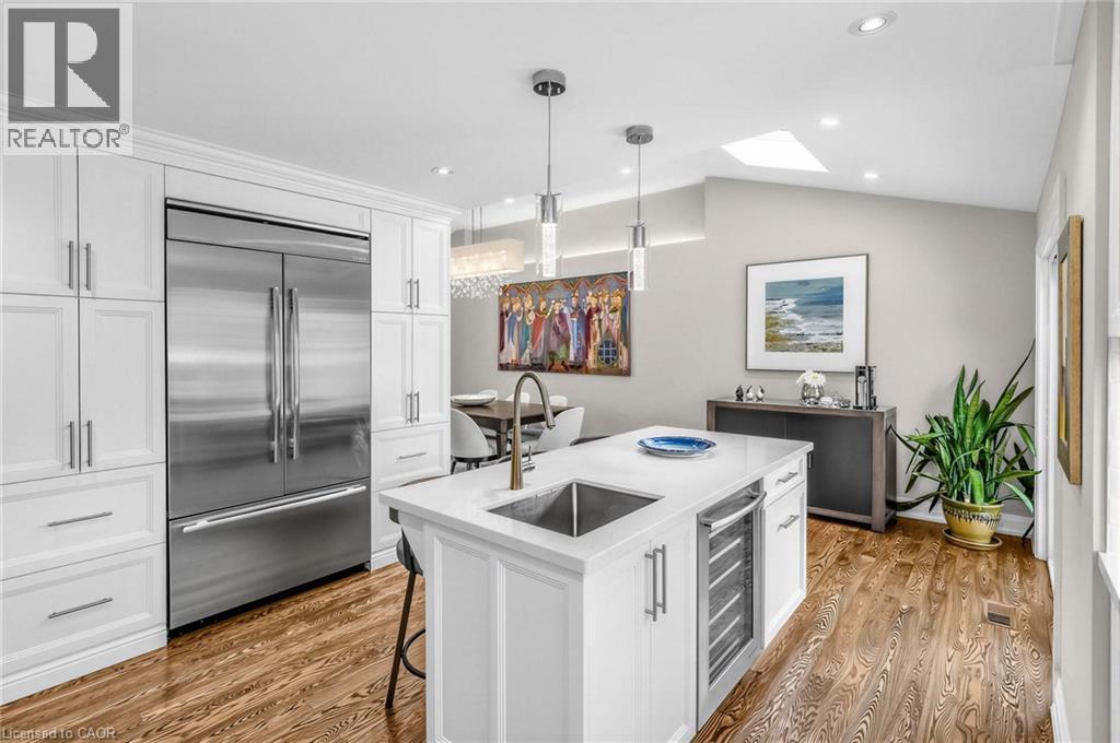 315 Swinburne Road, Burlington, ON - Indoor Photo Showing Kitchen