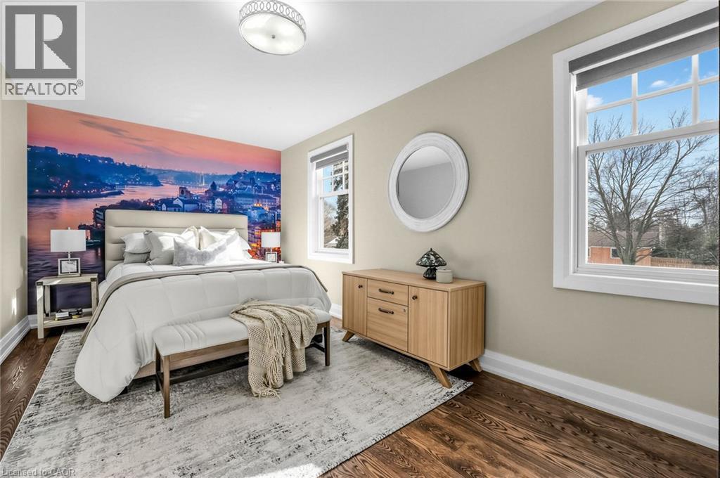315 Swinburne Road, Burlington, ON - Indoor Photo Showing Bedroom