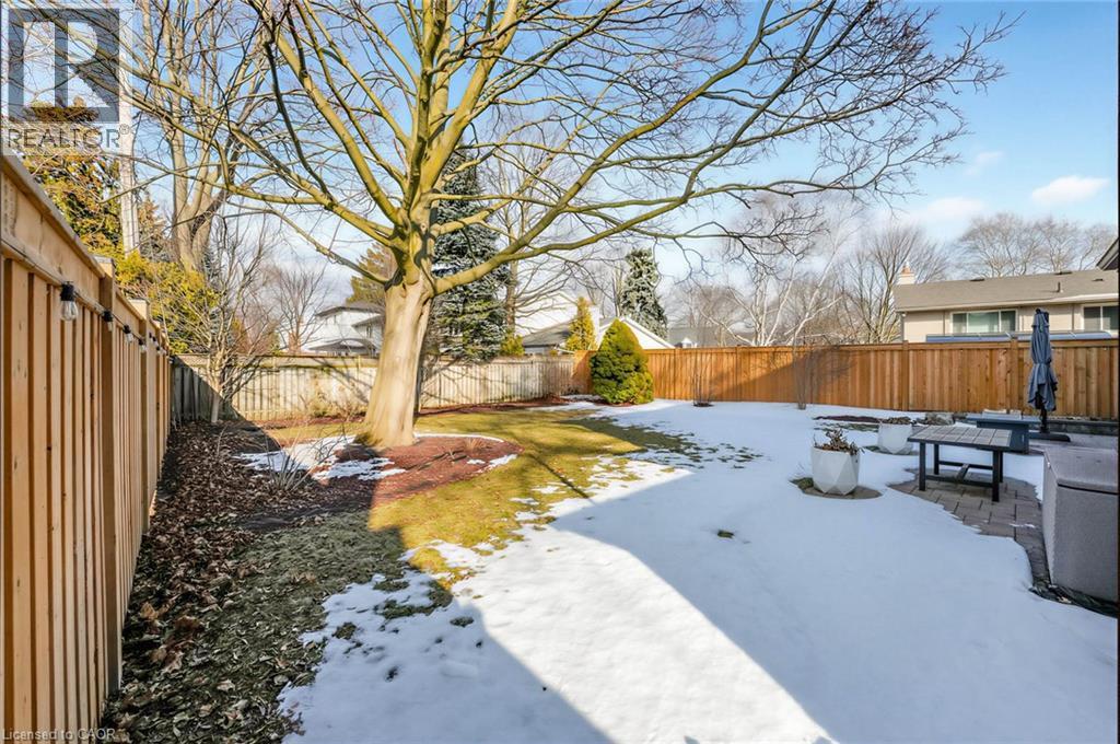 315 Swinburne Road, Burlington, ON - Outdoor