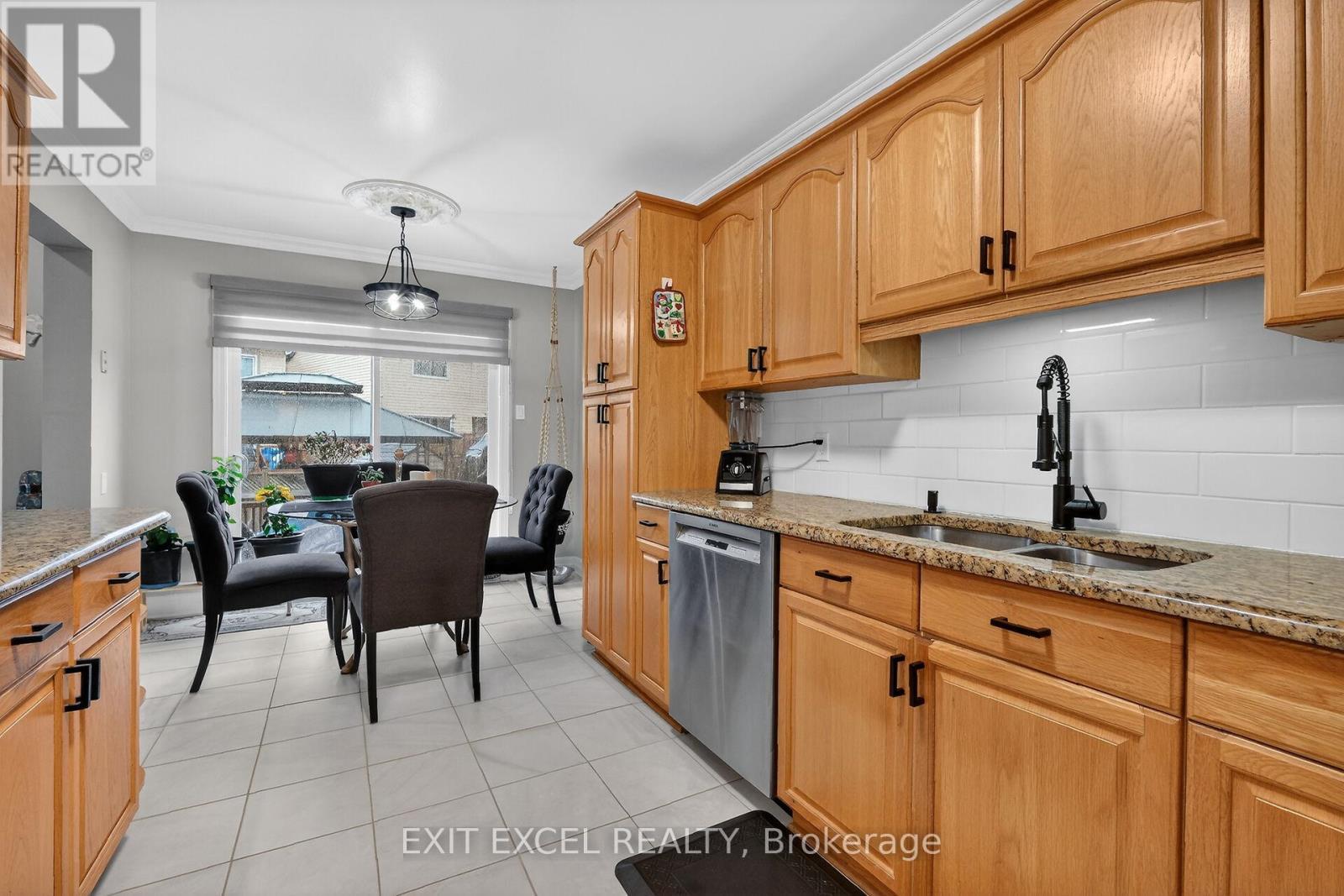 58 Fireside Crescent, Ottawa, ON - Indoor Photo Showing Kitchen With Double Sink