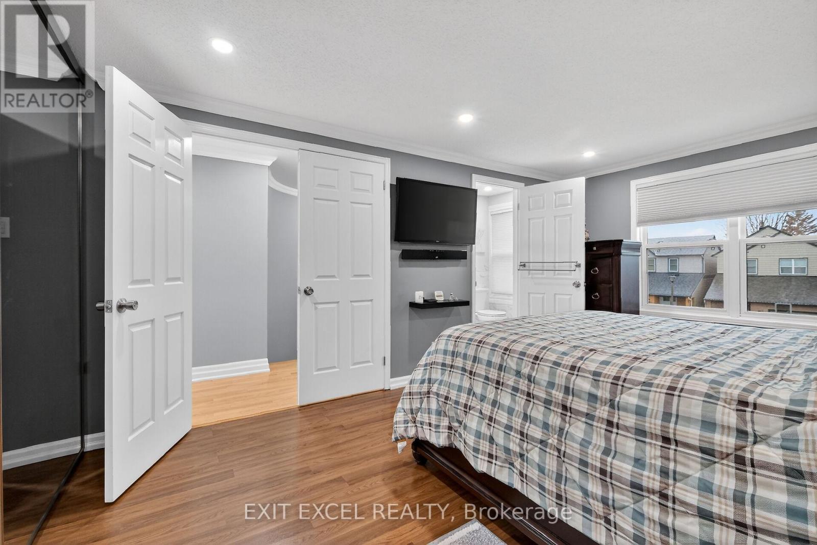 58 Fireside Crescent, Ottawa, ON - Indoor Photo Showing Bedroom