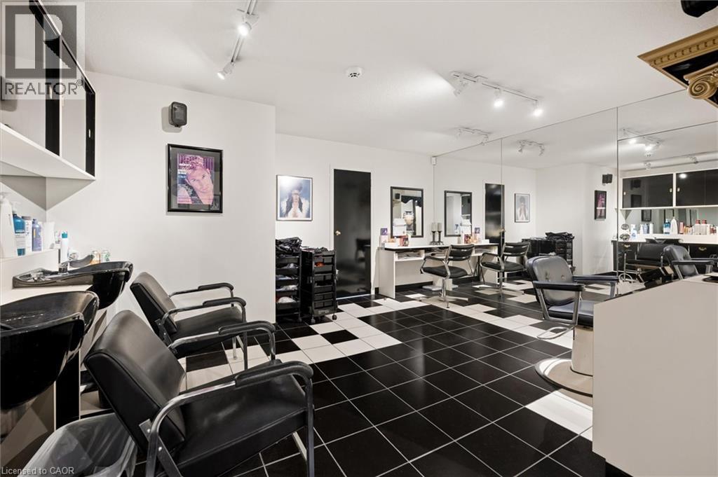 64 Francis Street N, Kitchener, ON - Indoor