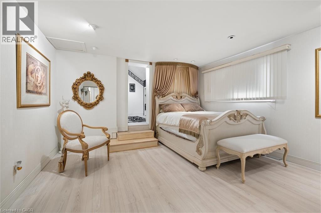 64 Francis Street N, Kitchener, ON - Indoor Photo Showing Bedroom