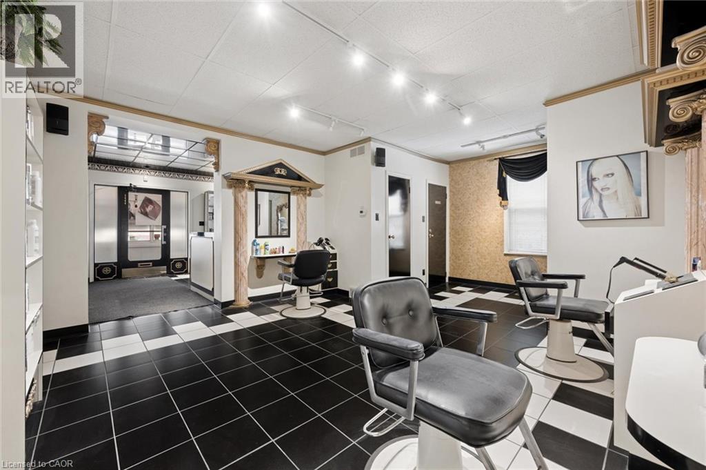 64 Francis Street N, Kitchener, ON - Indoor