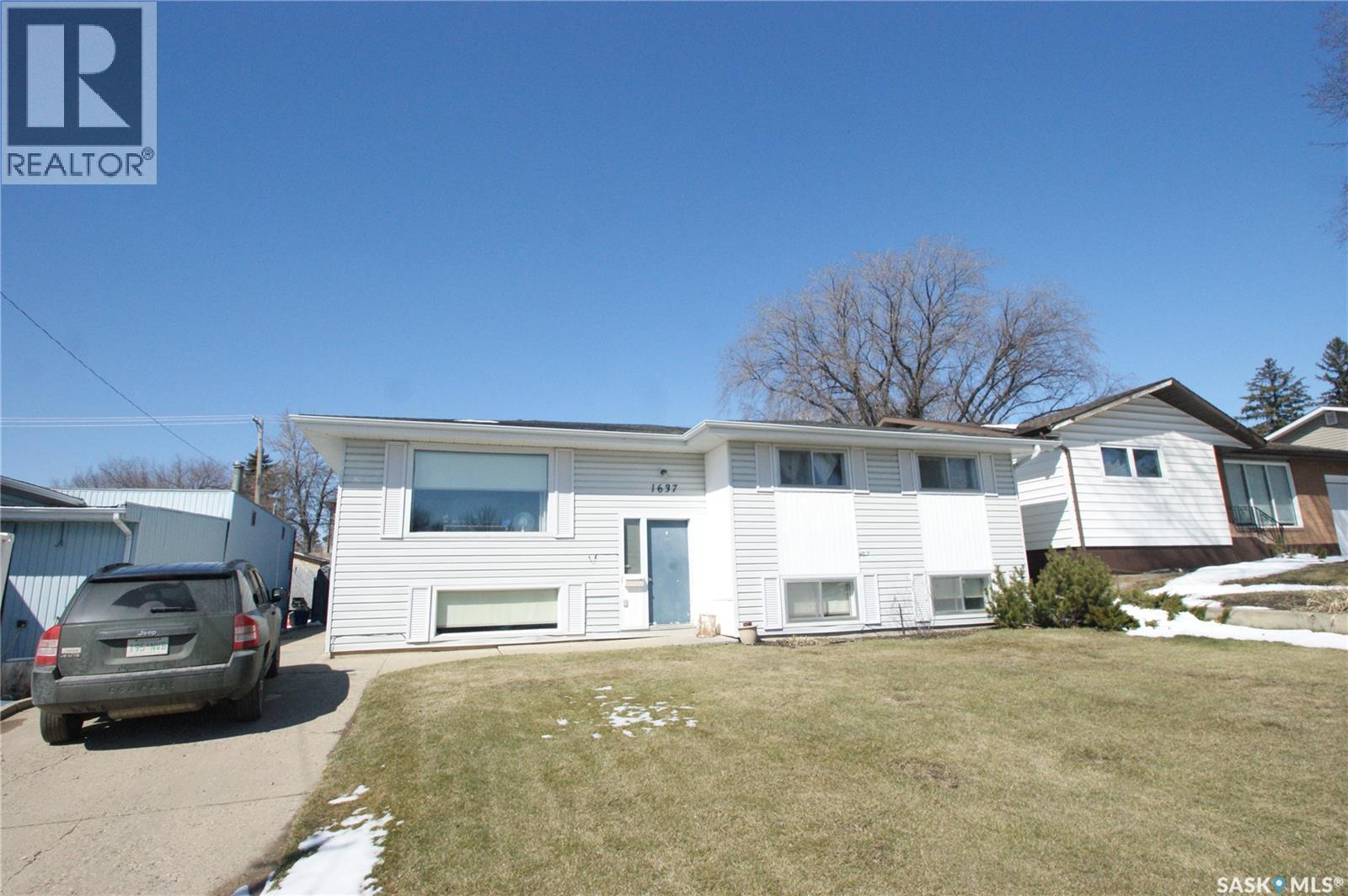 1637 Edward Avenue, Saskatoon, SK - Outdoor