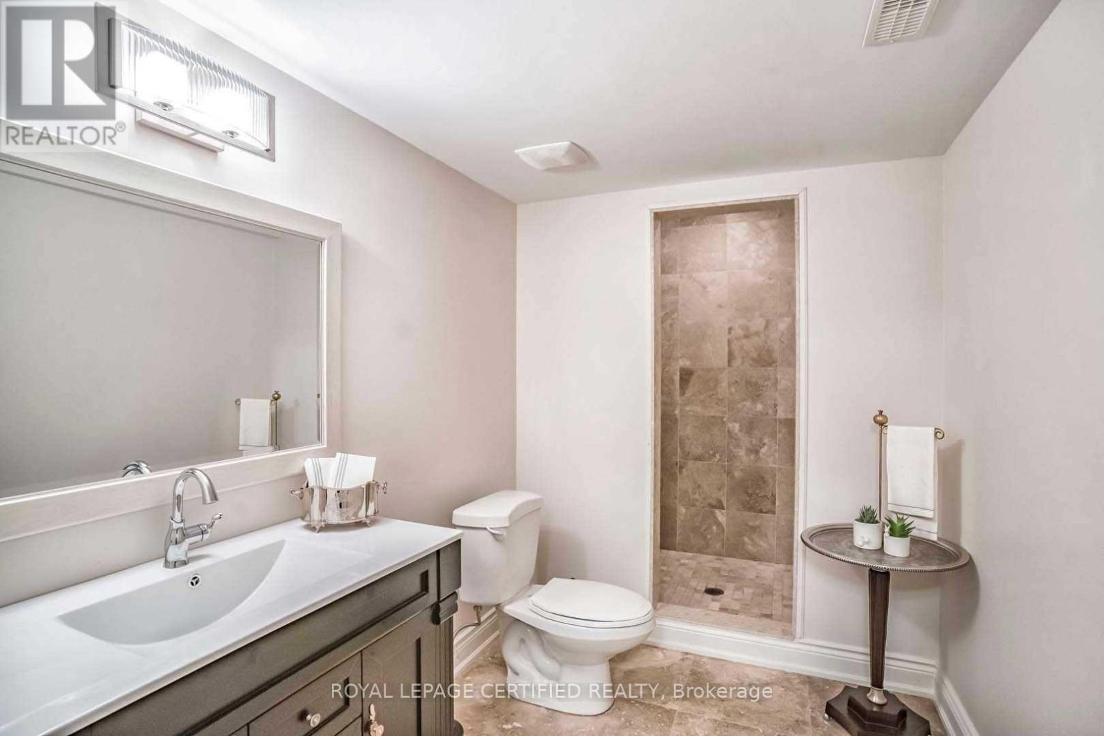 316 Barondale Drive, Mississauga, ON - Indoor Photo Showing Bathroom