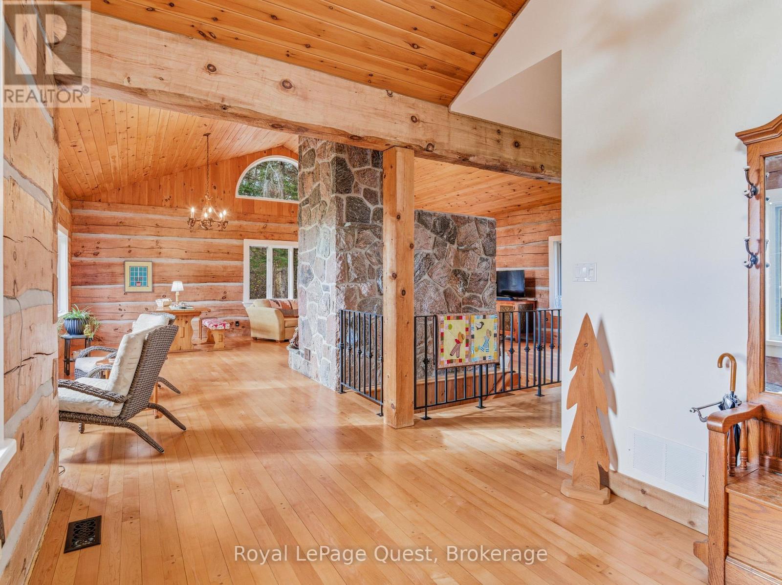 160 14 Concession W, Tiny, ON - Indoor Photo Showing Other Room