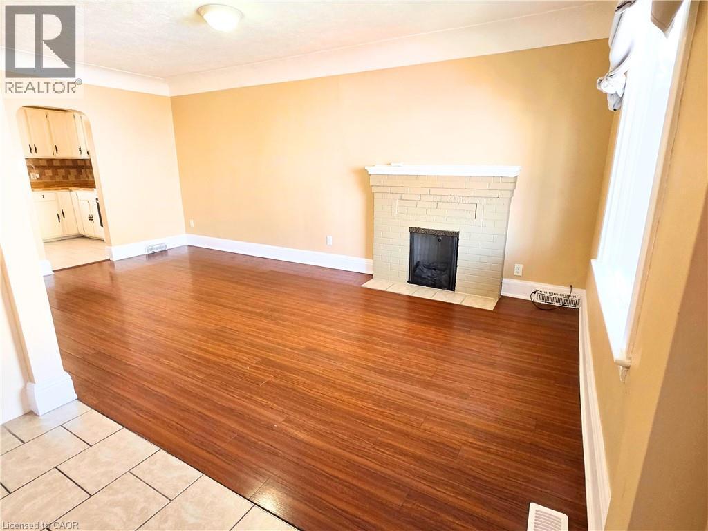 214 Fairfield Avenue, Hamilton, ON - Indoor With Fireplace