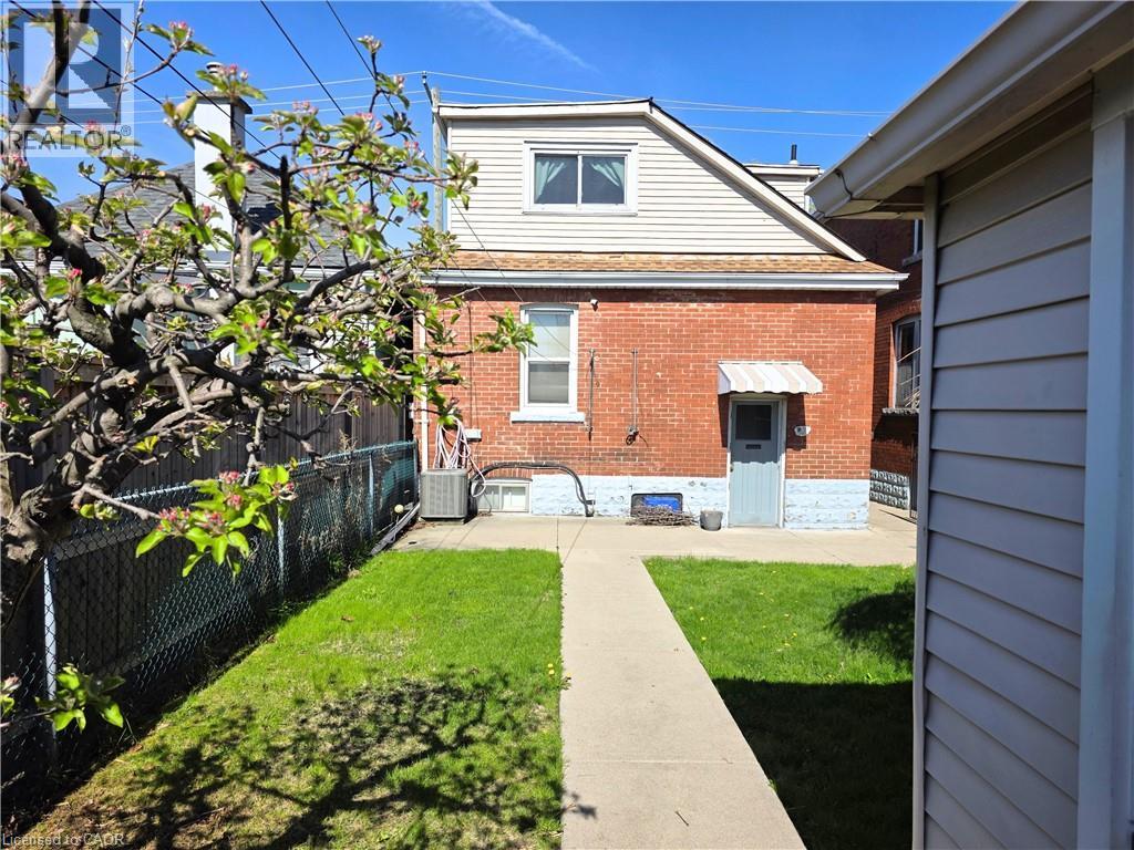 214 Fairfield Avenue, Hamilton, ON - Outdoor With Exterior