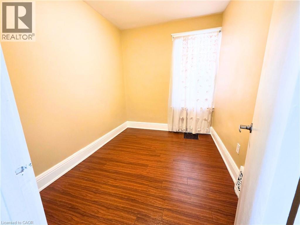 214 Fairfield Avenue, Hamilton, ON - Indoor Photo Showing Other Room