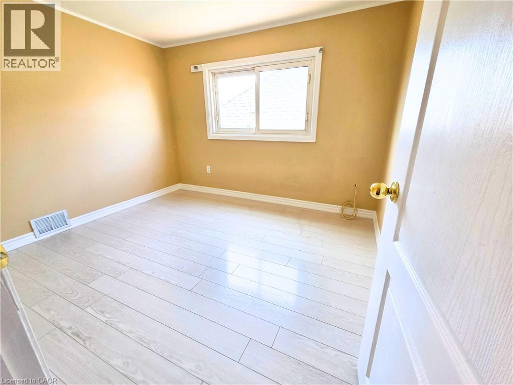 214 Fairfield Avenue, Hamilton, ON - Indoor Photo Showing Other Room