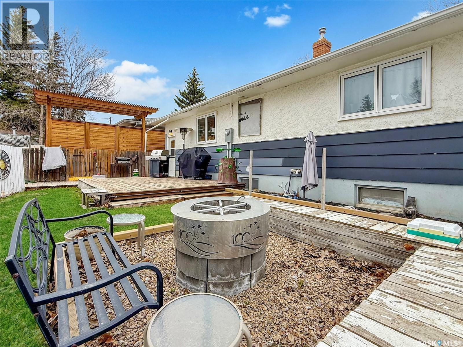 1415 Ashley Drive, Swift Current, SK - Outdoor With Deck Patio Veranda With Exterior