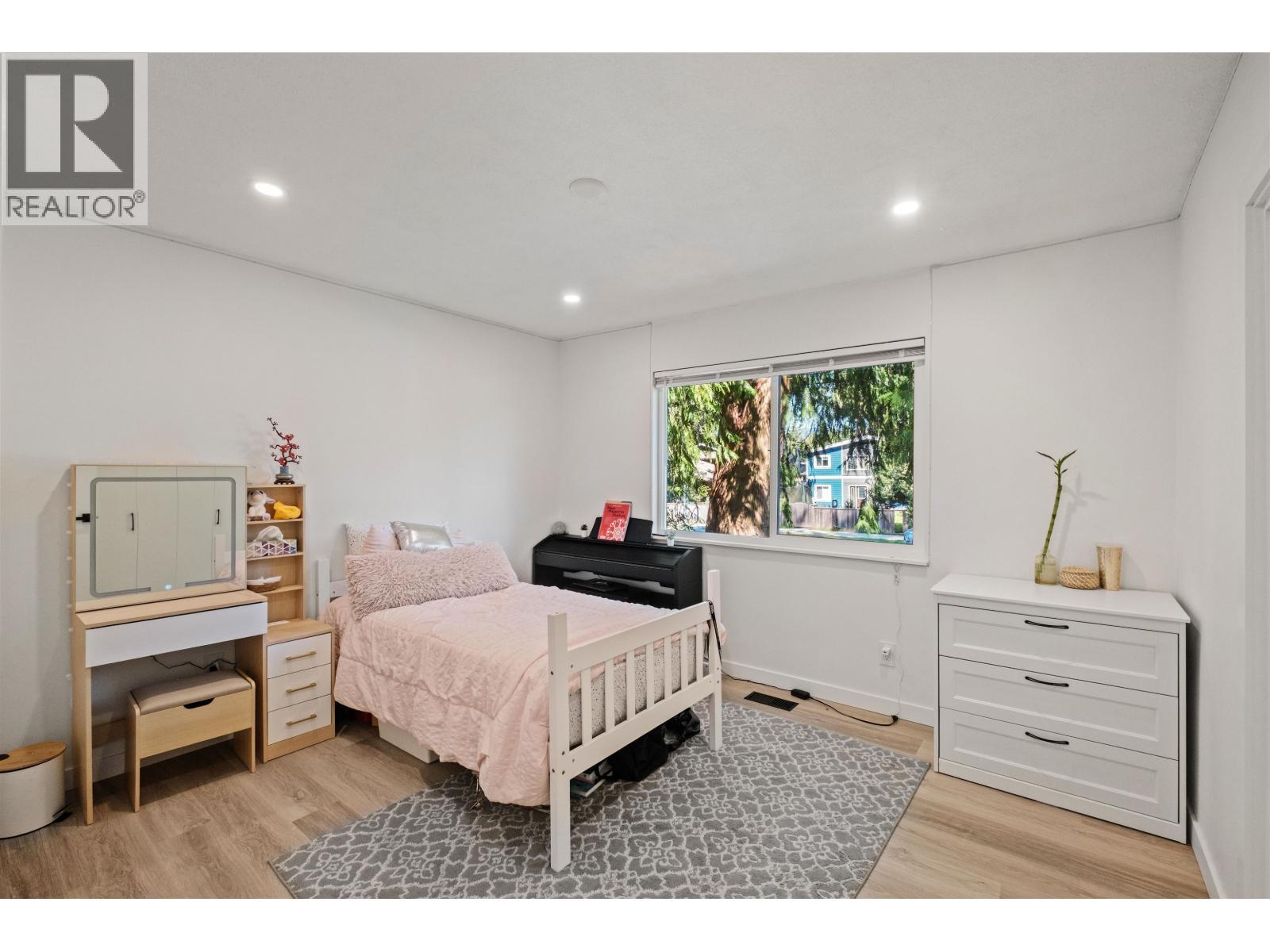 1344 Prairie Avenue, Port Coquitlam, BC - Indoor Photo Showing Bedroom