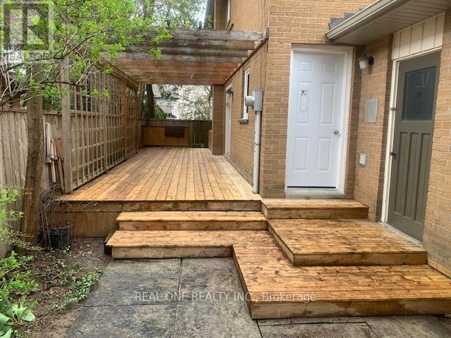 1585 Crombie Road, Mississauga, ON - Outdoor With Exterior