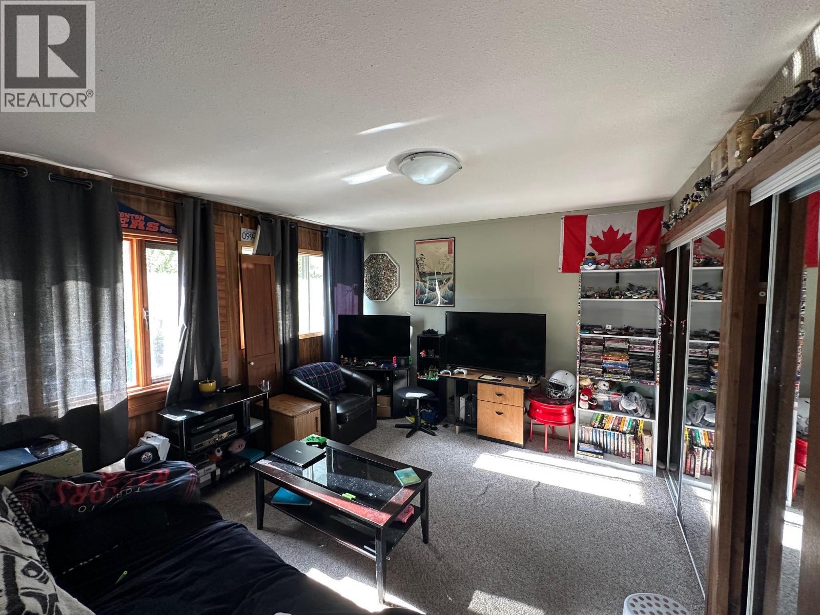 609 Second Street, Nelson, BC - Indoor